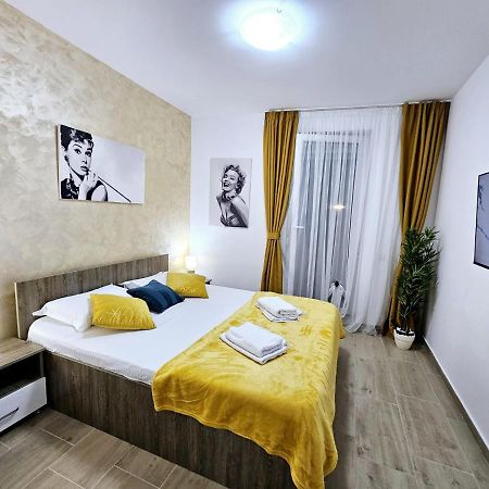 Lovely New Balcony Apartment Cismigiu Park - Pop5 Bucureşti Exterior foto
