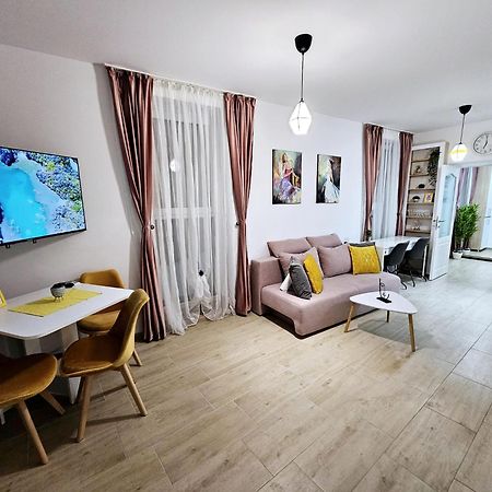 Lovely New Balcony Apartment Cismigiu Park - Pop5 Bucureşti Exterior foto