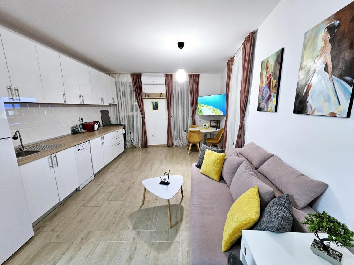 Lovely New Balcony Apartment Cismigiu Park - Pop5 Bucureşti Exterior foto