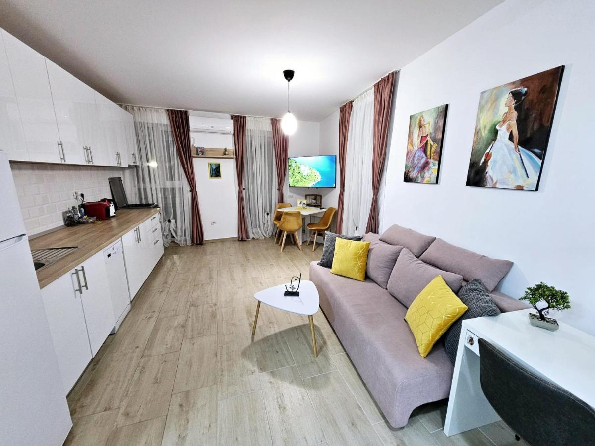 Lovely New Balcony Apartment Cismigiu Park - Pop5 Bucureşti Exterior foto