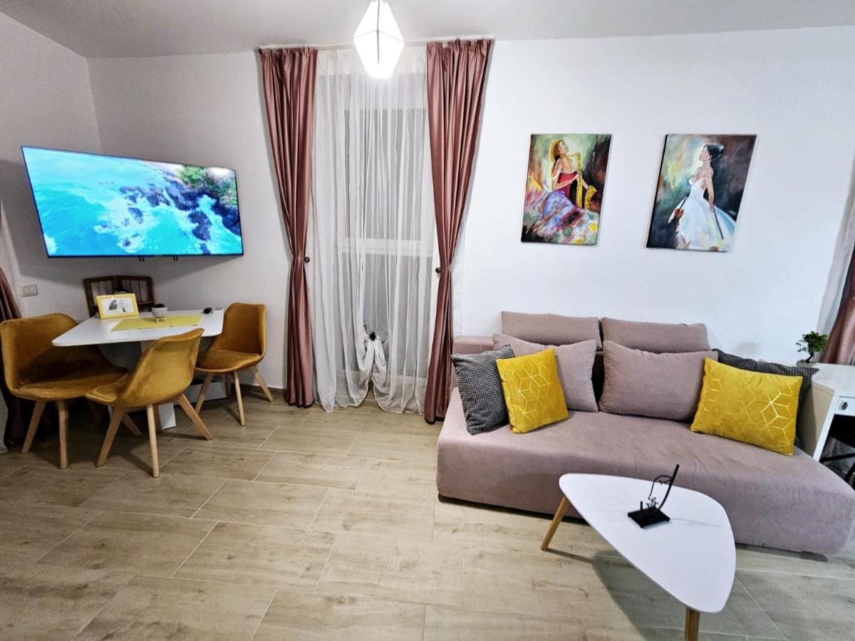 Lovely New Balcony Apartment Cismigiu Park - Pop5 Bucureşti Exterior foto