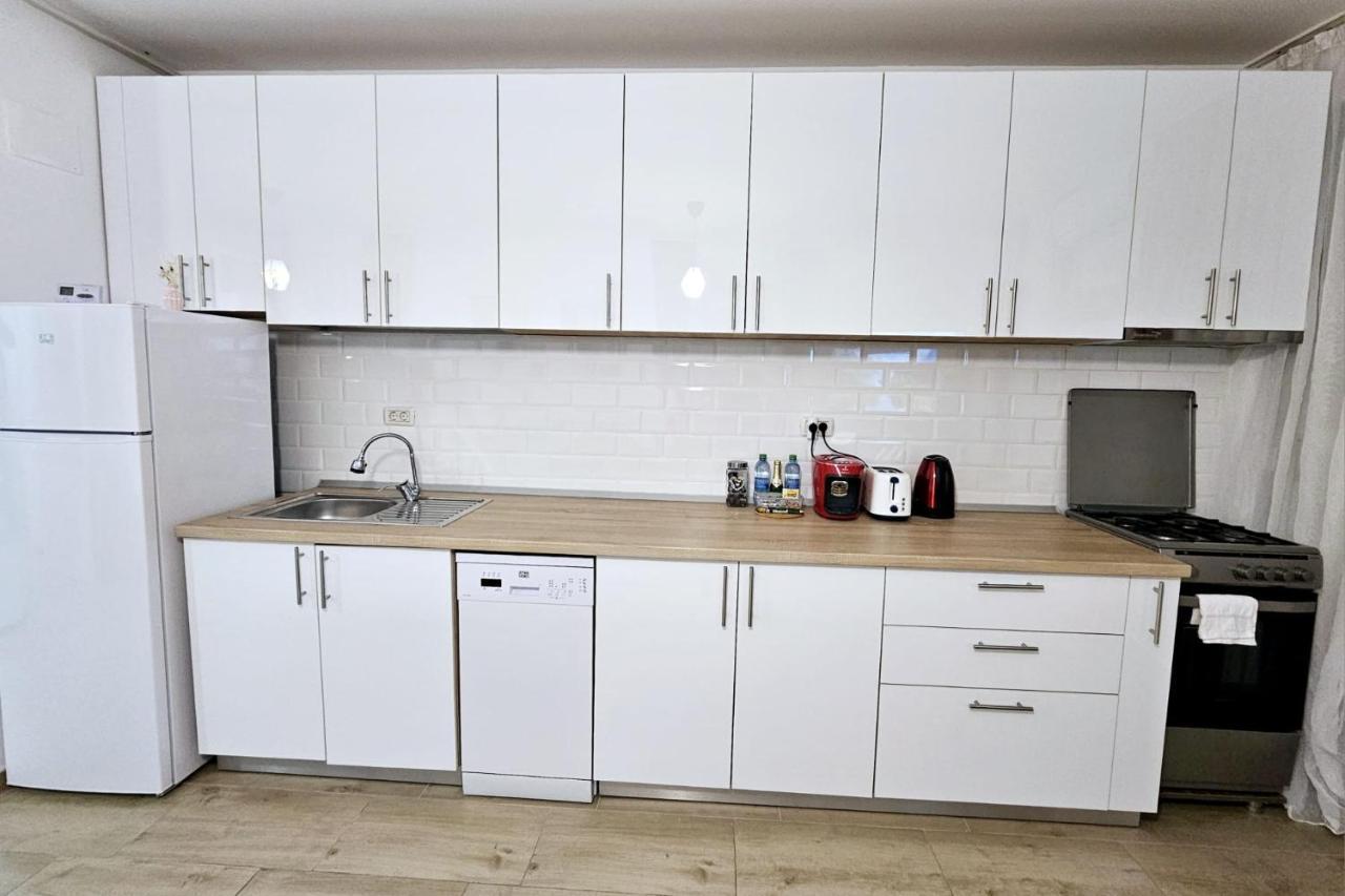 Lovely New Balcony Apartment Cismigiu Park - Pop5 Bucureşti Exterior foto