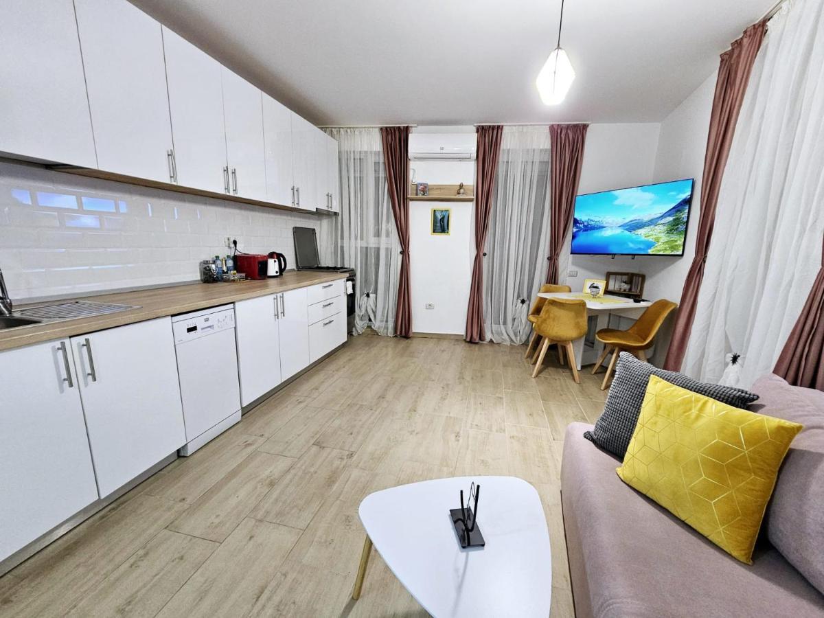 Lovely New Balcony Apartment Cismigiu Park - Pop5 Bucureşti Exterior foto