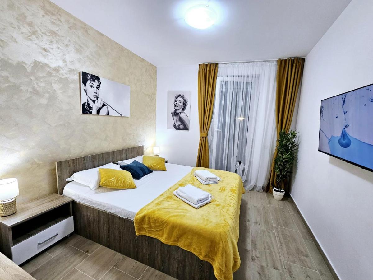 Lovely New Balcony Apartment Cismigiu Park - Pop5 Bucureşti Exterior foto