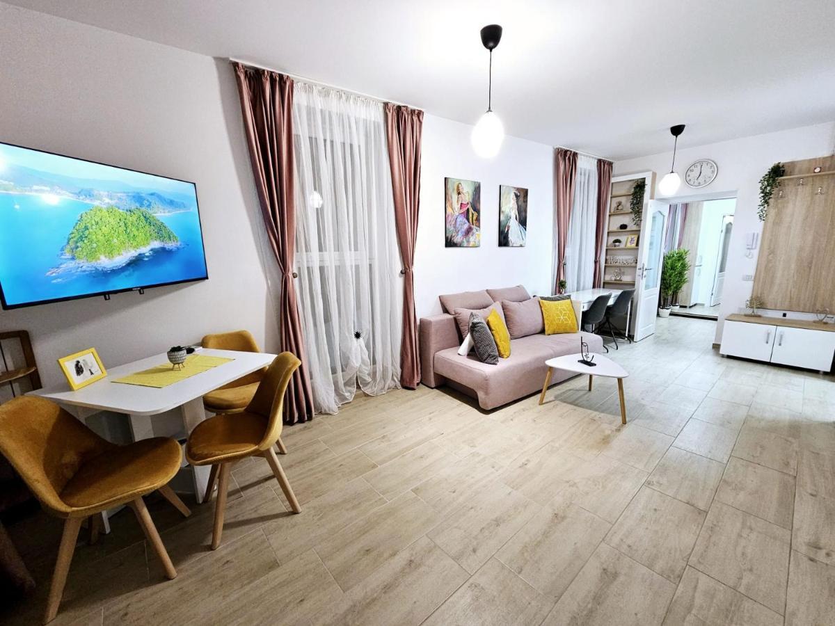 Lovely New Balcony Apartment Cismigiu Park - Pop5 Bucureşti Exterior foto
