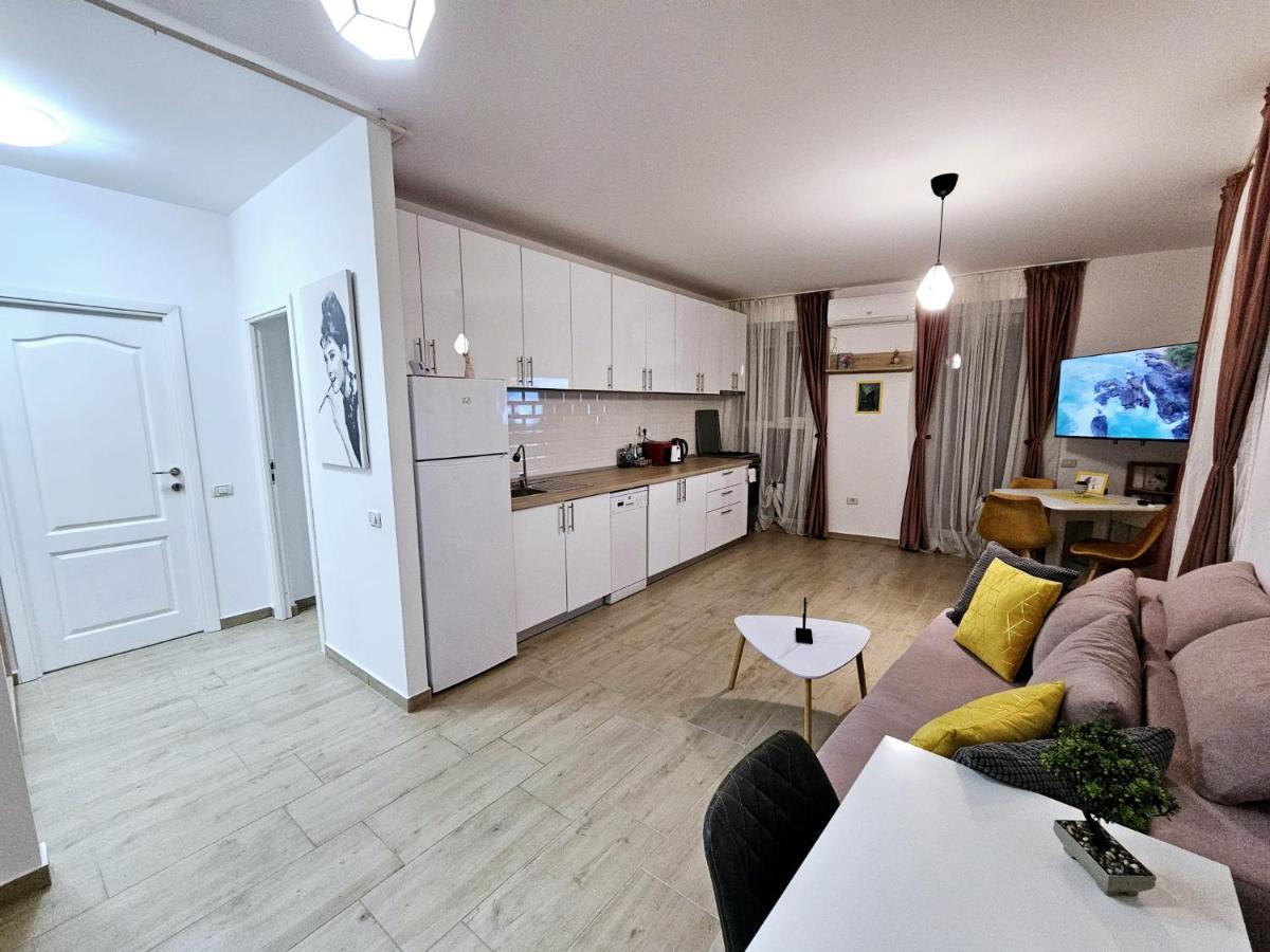 Lovely New Balcony Apartment Cismigiu Park - Pop5 Bucureşti Exterior foto