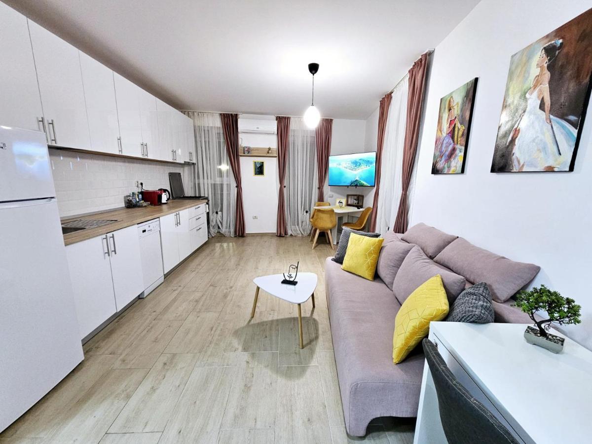 Lovely New Balcony Apartment Cismigiu Park - Pop5 Bucureşti Exterior foto