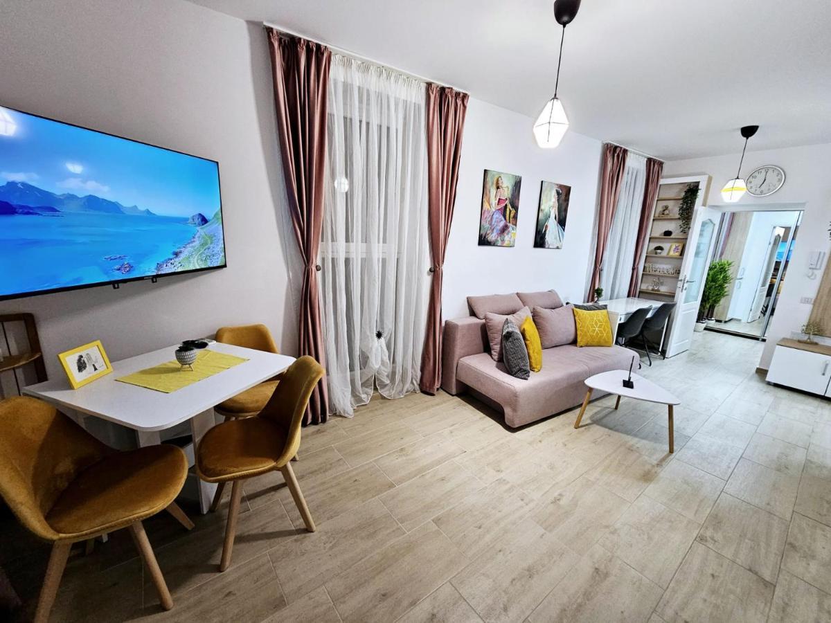 Lovely New Balcony Apartment Cismigiu Park - Pop5 Bucureşti Exterior foto