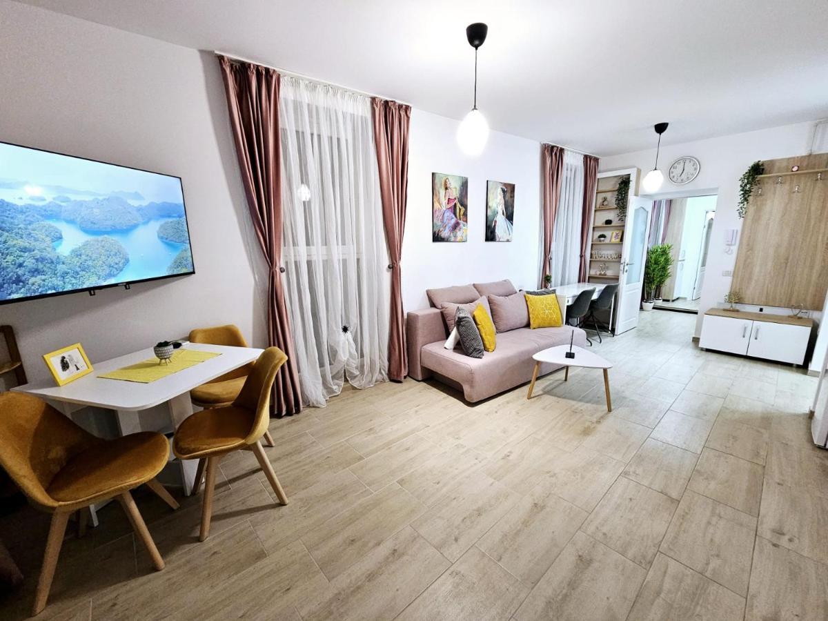 Lovely New Balcony Apartment Cismigiu Park - Pop5 Bucureşti Exterior foto