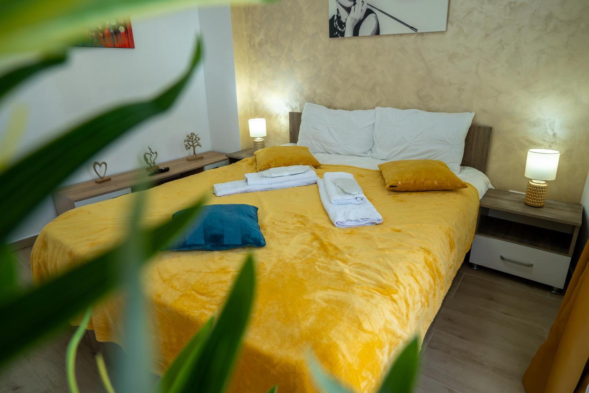 Lovely New Balcony Apartment Cismigiu Park - Pop5 Bucureşti Exterior foto