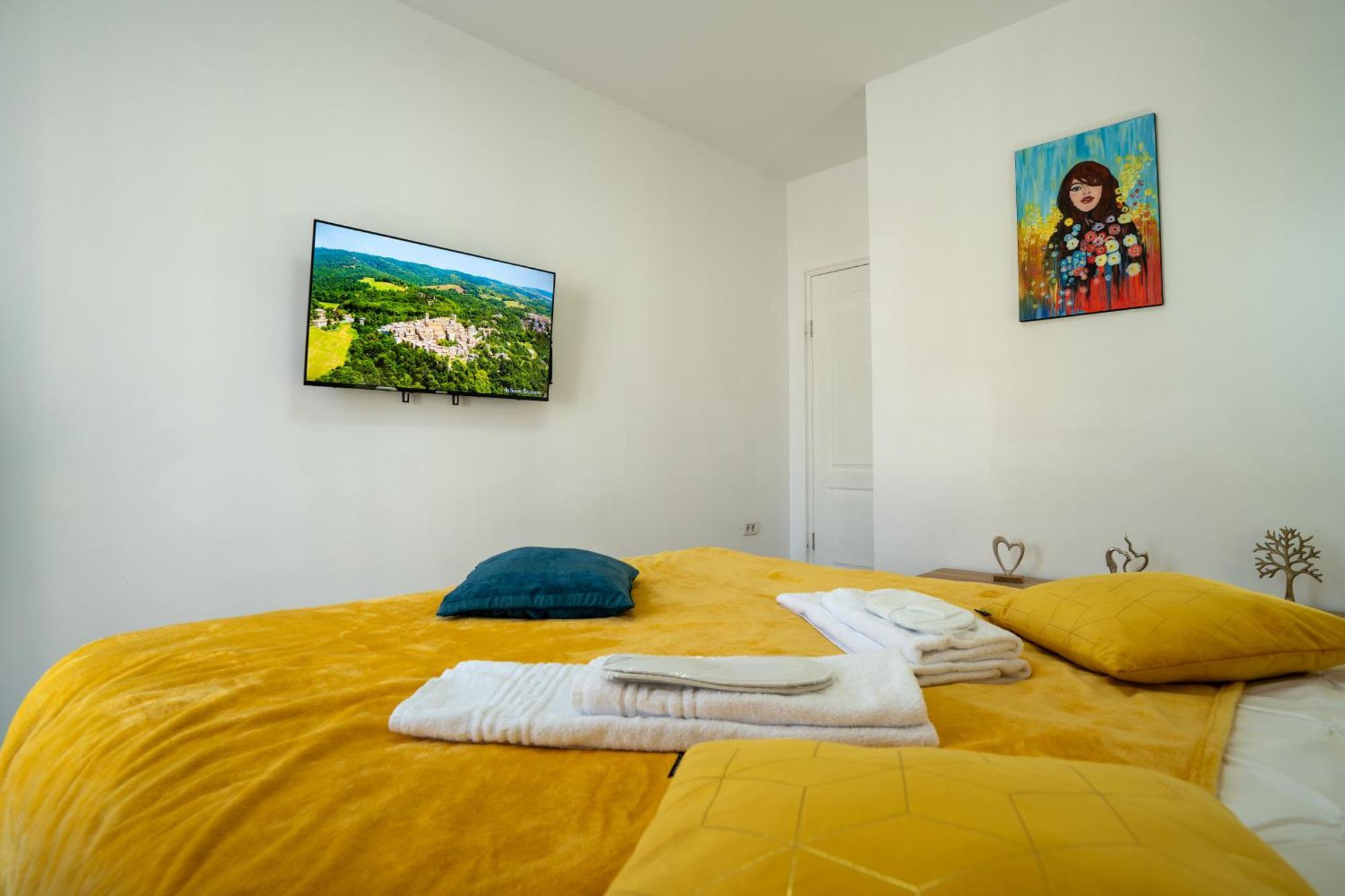 Lovely New Balcony Apartment Cismigiu Park - Pop5 Bucureşti Exterior foto
